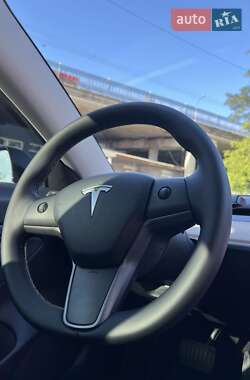 Седан Tesla Model 3 2020 в 