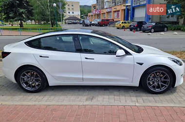 Седан Tesla Model 3 2021 в 