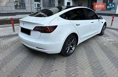 Седан Tesla Model 3 2023 в Львове