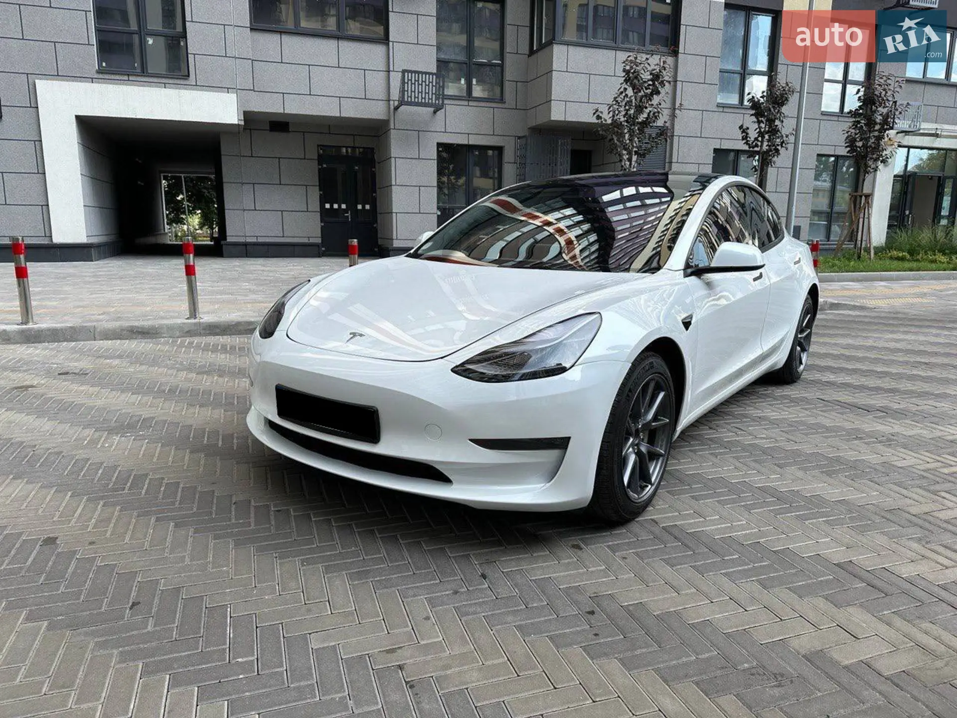 2023 Tesla Model 3 - фото 1