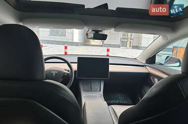 Седан Tesla Model 3 2023 в Львове
