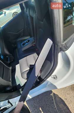Седан Tesla Model 3 2020 в 