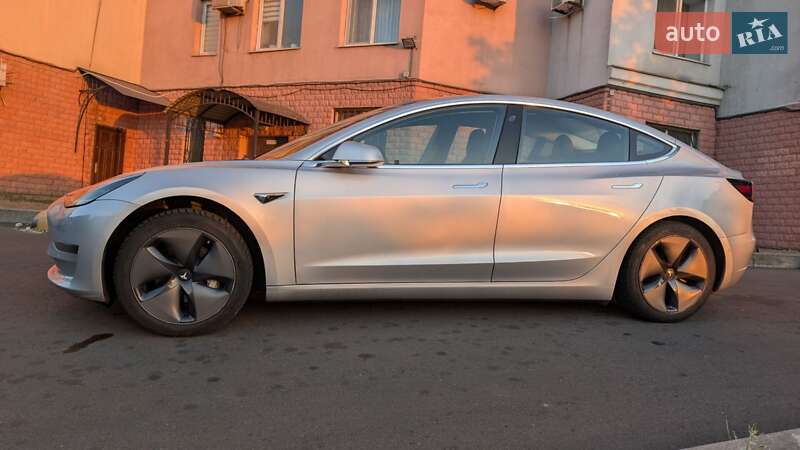Седан Tesla Model 3 2018 в Одессе