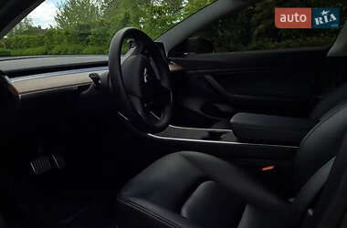 Седан Tesla Model 3 2020 в 