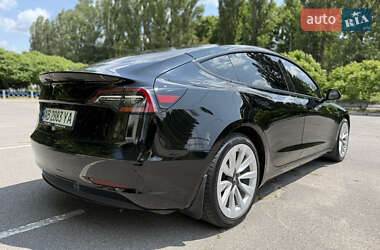 Седан Tesla Model 3 2022 в 