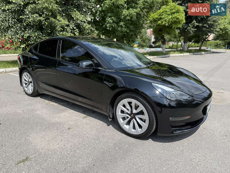 Седан Tesla Model 3 2022 в Вінниці