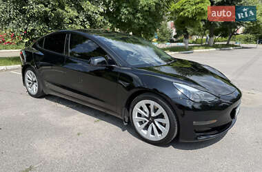 Седан Tesla Model 3 2022 в 