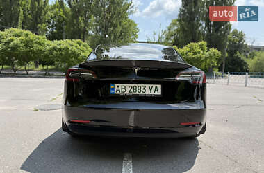 Седан Tesla Model 3 2022 в 