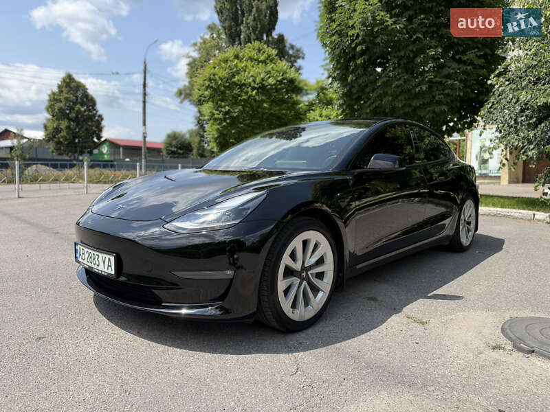 Седан Tesla Model 3 2022 в Вінниці