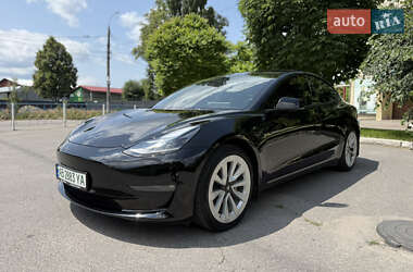 Седан Tesla Model 3 2022 в 