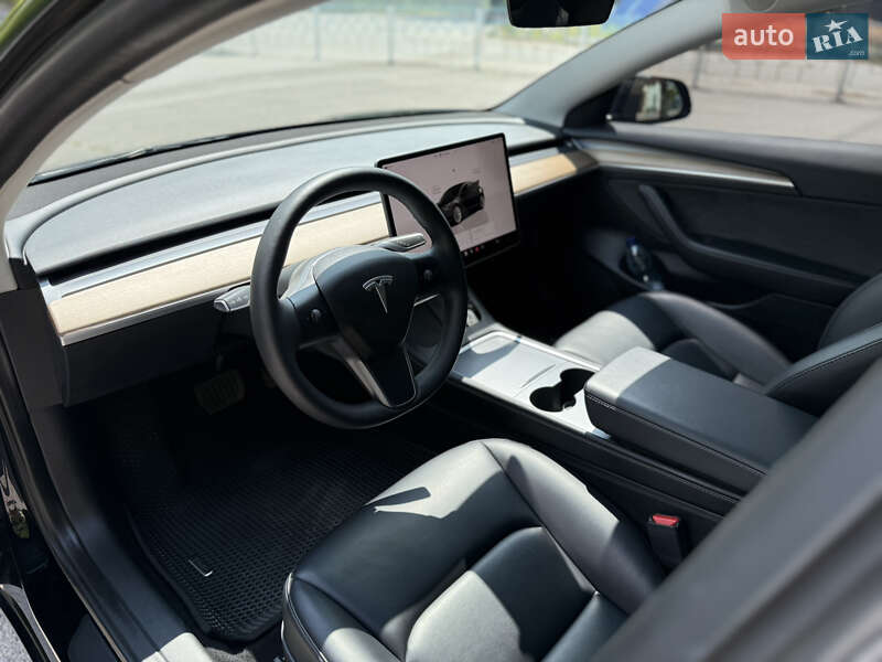 Седан Tesla Model 3 2022 в Вінниці