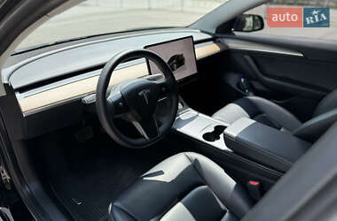 Седан Tesla Model 3 2022 в 