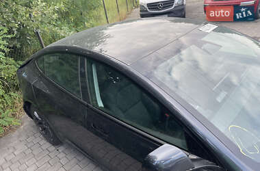 Седан Tesla Model 3 2024 в 