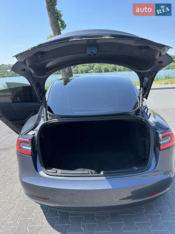 Седан Tesla Model 3 2022 в Василькові