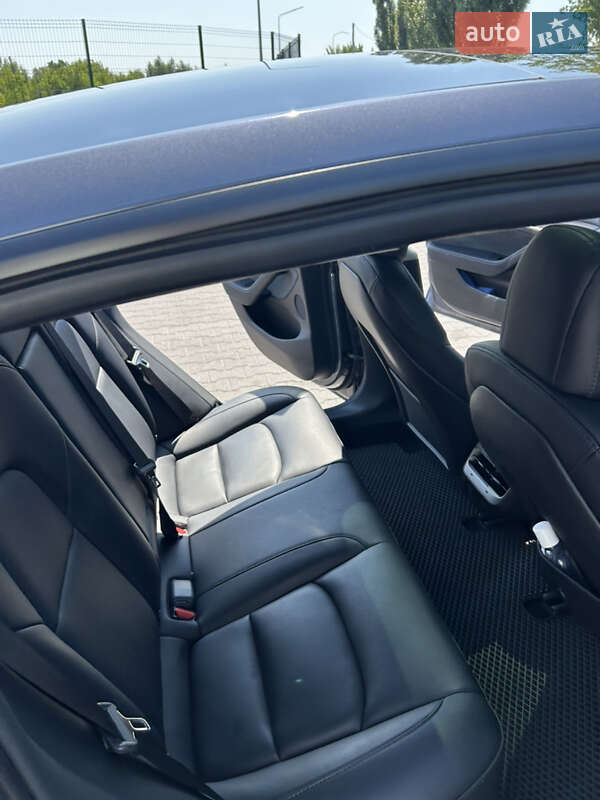 Седан Tesla Model 3 2022 в Василькові