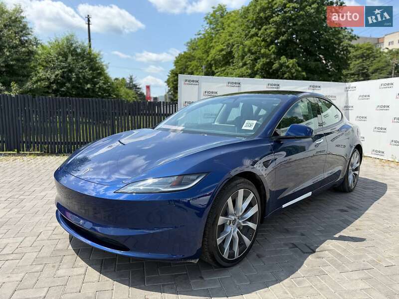 Седан Tesla Model 3 2024 в Луцке