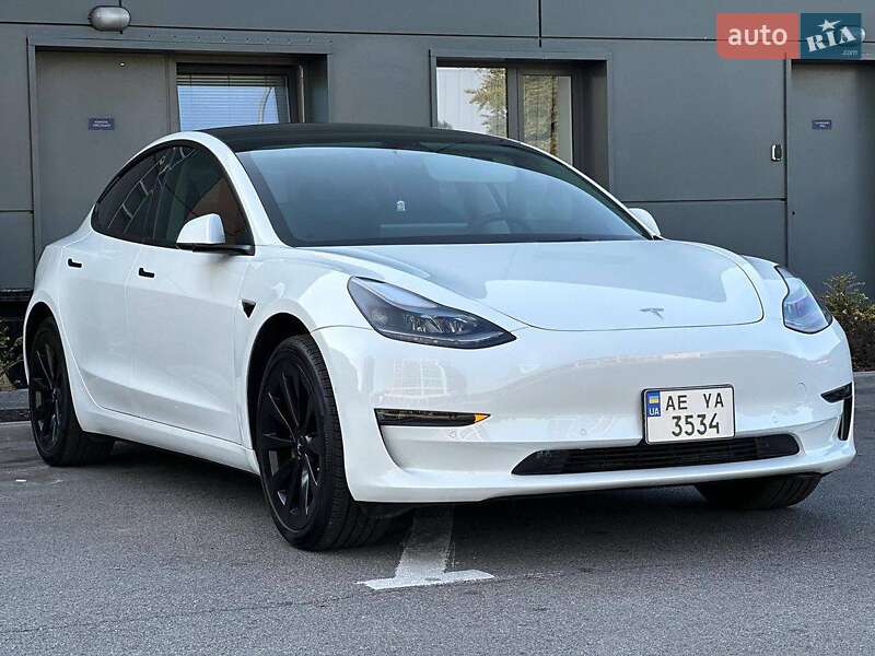 Tesla Model 3 2022