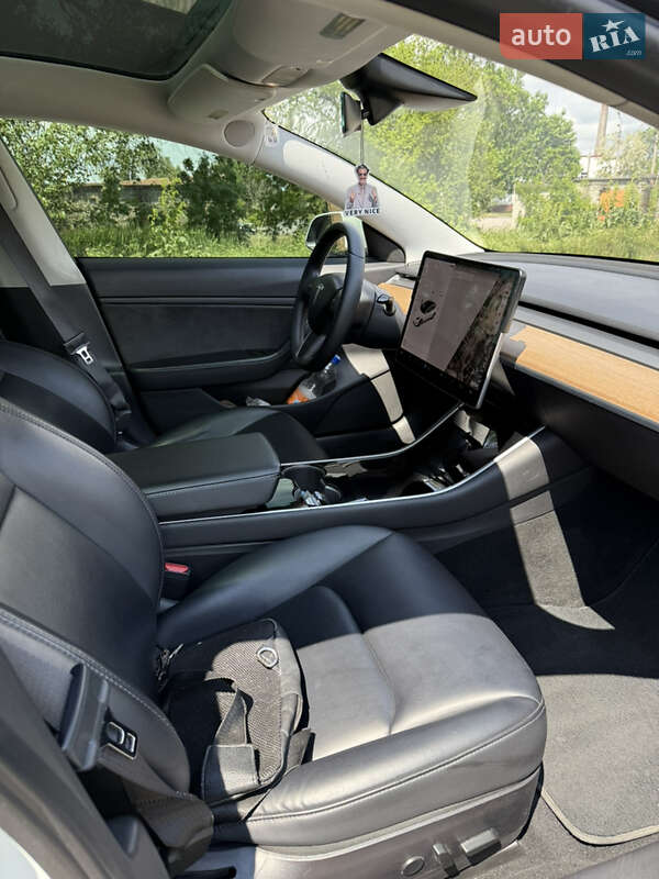 Седан Tesla Model 3 2020 в Кременчуге фото 10 Седан Tesla Model 3 2020 в Кременчуге