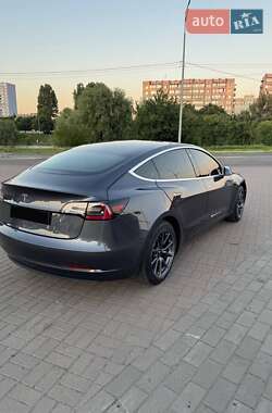 Седан Tesla Model 3 2019 в Киеве