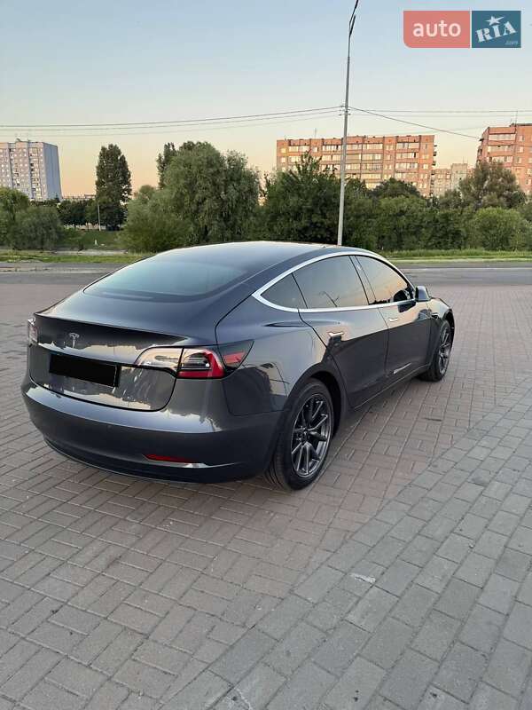 Седан Tesla Model 3 2019 в Києві