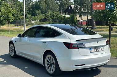 Седан Tesla Model 3 2019 в 
