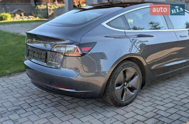 Седан Tesla Model 3 2020 в Тернополе