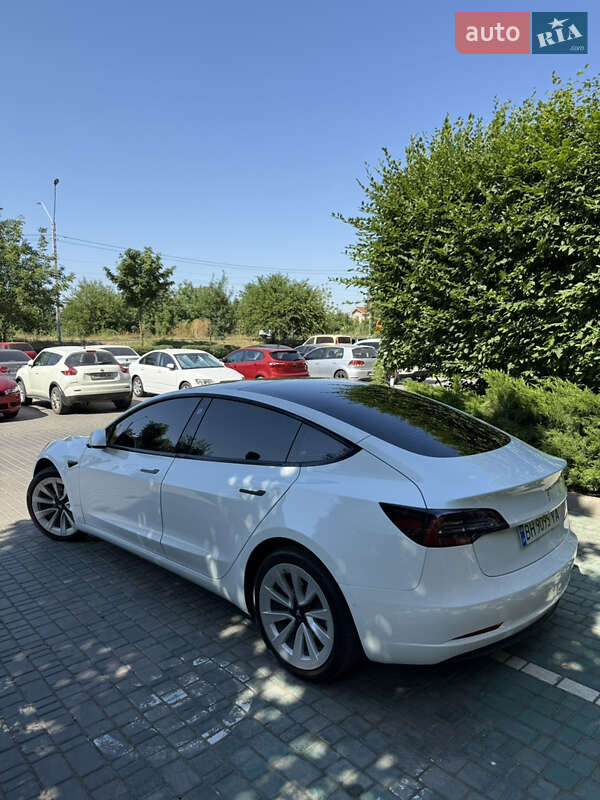 Седан Tesla Model 3 2022 в Одесі