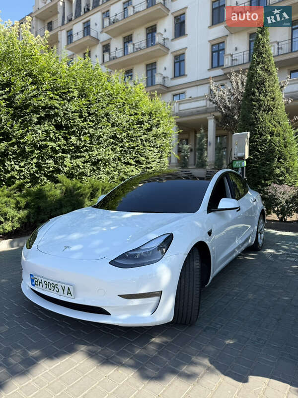Седан Tesla Model 3 2022 в Одесі