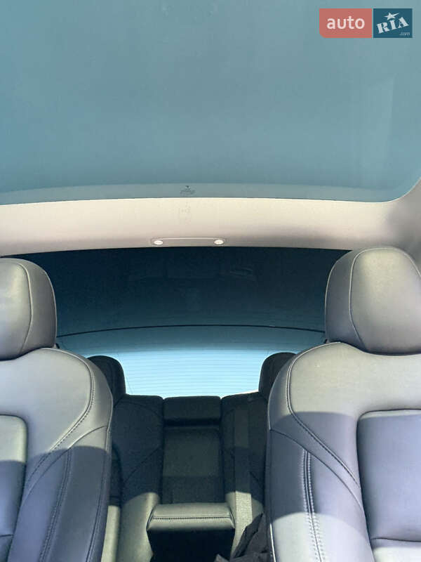 Седан Tesla Model 3 2022 в Одесі