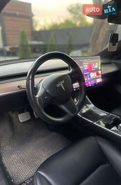 Седан Tesla Model 3 2018 в 