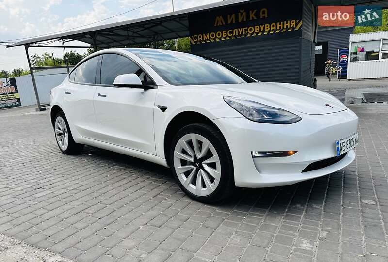 Седан Tesla Model 3 2021 в Каменском
