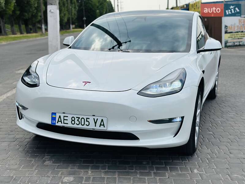 Седан Tesla Model 3 2021 в Каменском