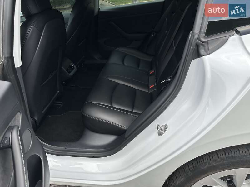 Седан Tesla Model 3 2021 в Каменском