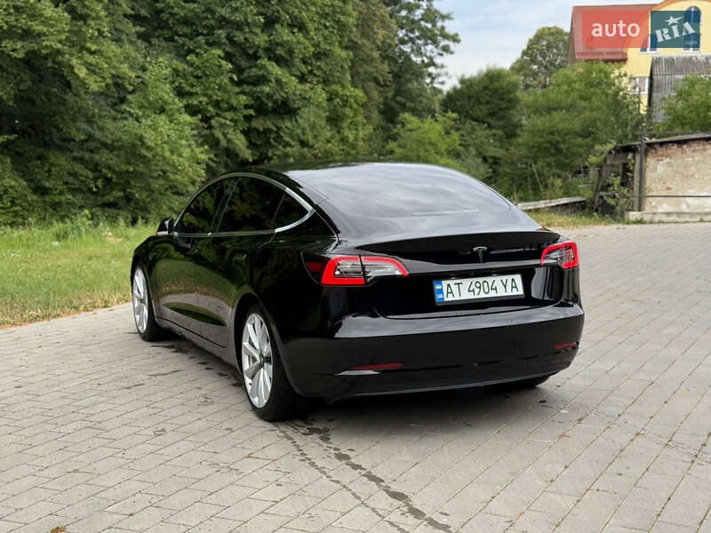 Седан Tesla Model 3 2019 в Долине