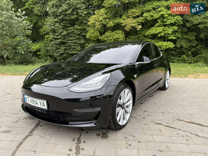 Седан Tesla Model 3 2019 в Долине