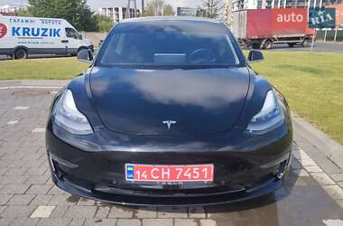 Седан Tesla Model 3 2019 в 