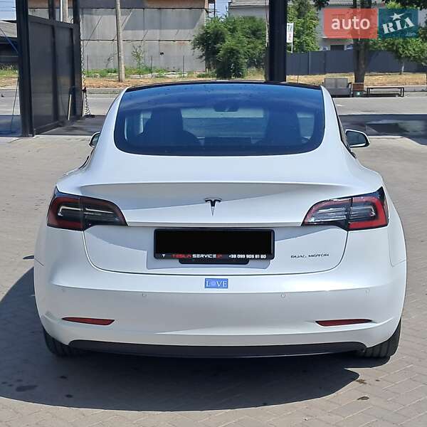 Седан Tesla Model 3 2020 в Ивано-Франковске