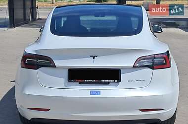 Седан Tesla Model 3 2020 в 
