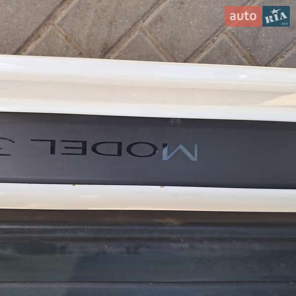 Седан Tesla Model 3 2020 в Ивано-Франковске