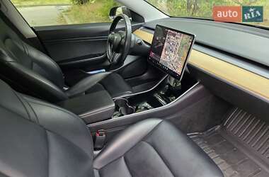 Седан Tesla Model 3 2019 в 