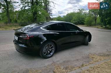 Седан Tesla Model 3 2019 в 