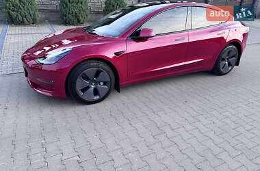 Седан Tesla Model 3 2022 в 
