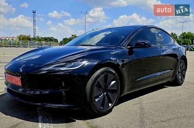 Седан Tesla Model 3 2024 в 