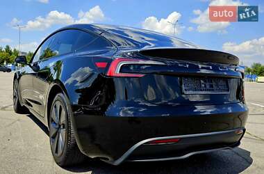 Седан Tesla Model 3 2024 в 