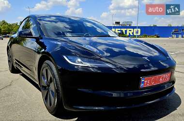Седан Tesla Model 3 2024 в 