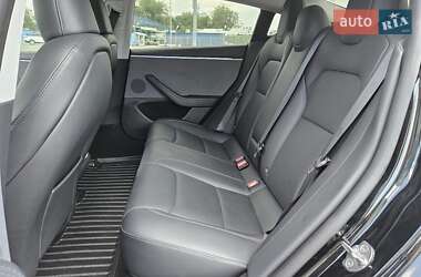 Седан Tesla Model 3 2024 в 