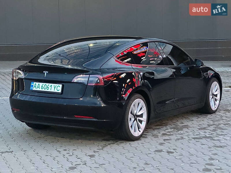 Седан Tesla Model 3 2022 в Киеве