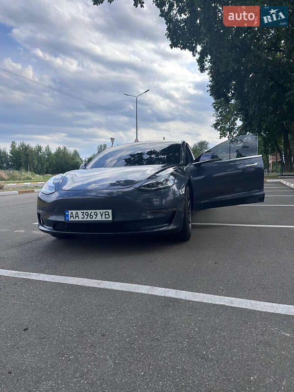 Tesla Model 3 2018