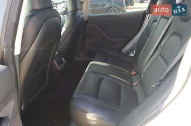 Седан Tesla Model 3 2019 в 