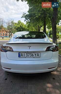 Седан Tesla Model 3 2019 в 